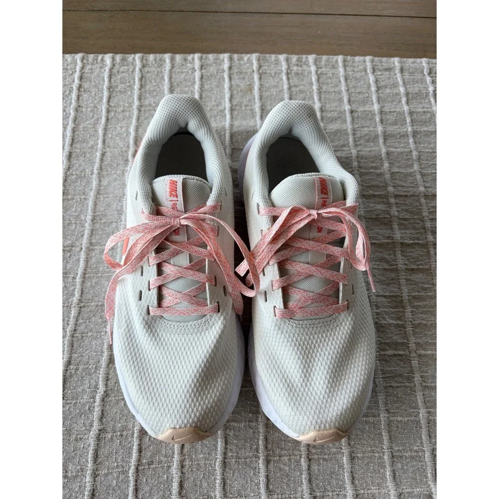 Nike Revolution 5 running shoes summit white orange pearl size 6.5